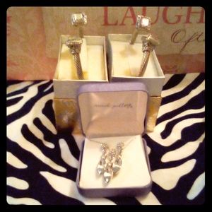 Necklace Set & 2 Bracelets